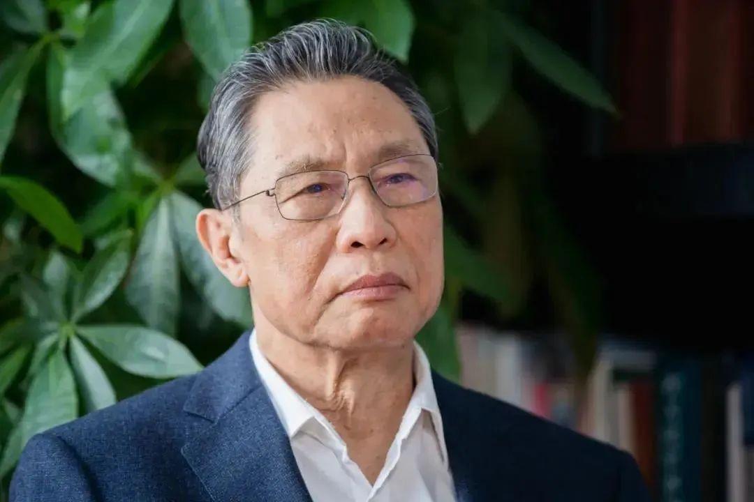健人口罩_戴口罩的人简笔画