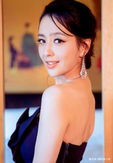 『佟丽娅』妹妹美若天仙，姐姐却相貌平平有一种“偏心式遗传”叫佟丽娅家