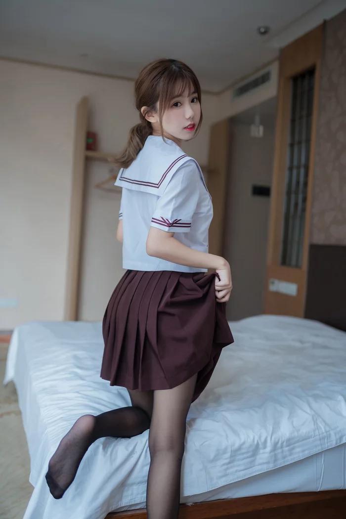 美女输一次脱一件内衣_美女输一局脱一件衣服