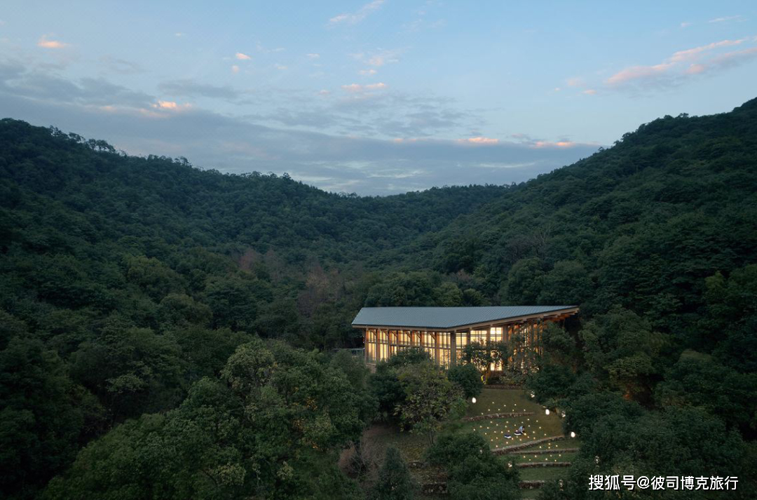 森林中的童话王国住野奢木屋赏漫山绿意看一眼就爱上的度假酒店