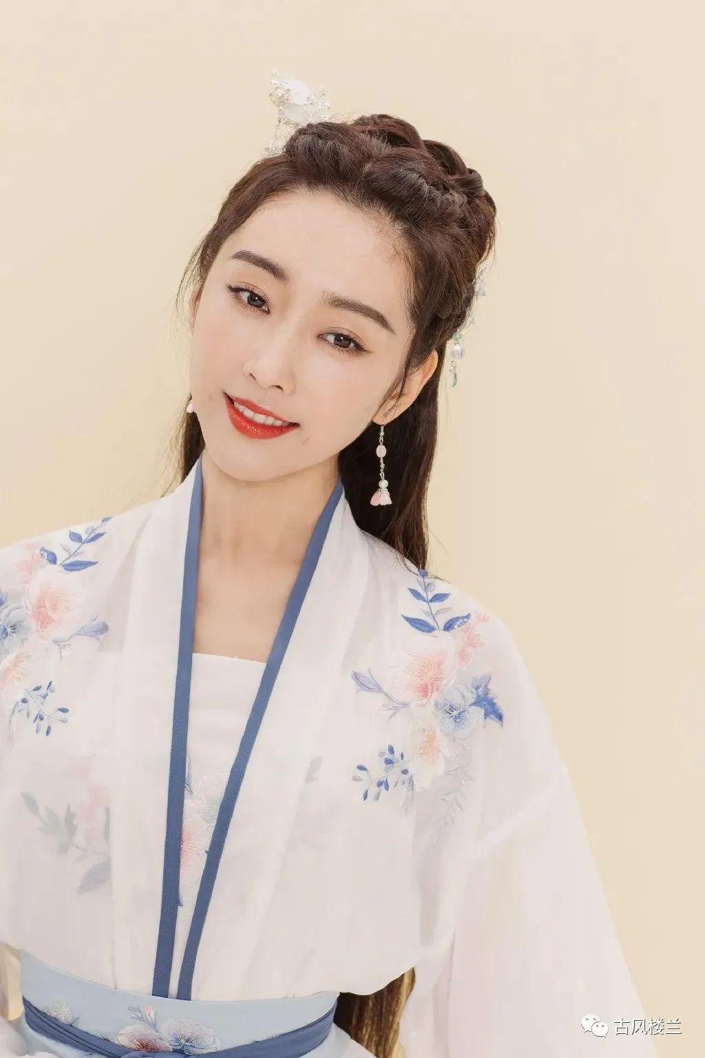 于朦胧,罗云熙,张艺兴……当明星们穿上汉服,次元壁破