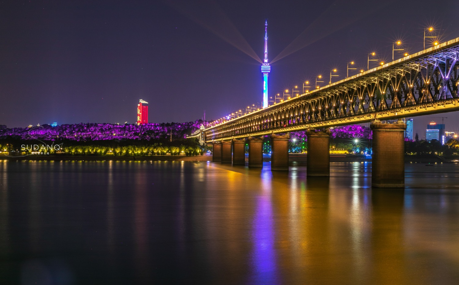 武汉夜晚灯光全亮的长江大桥图片素材_免费下载_jpg图片格式_VRF高清图片500039767_摄图网