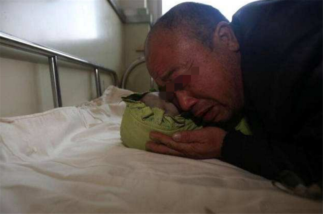 宝宝■7个月婴儿硬生生被哄成“脑瘫”，别让无知害了娃爷爷好心哄睡