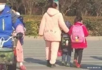 『佟丽娅』妹妹美若天仙,姐姐却相貌平平有一种“偏心式遗传”叫佟丽娅家