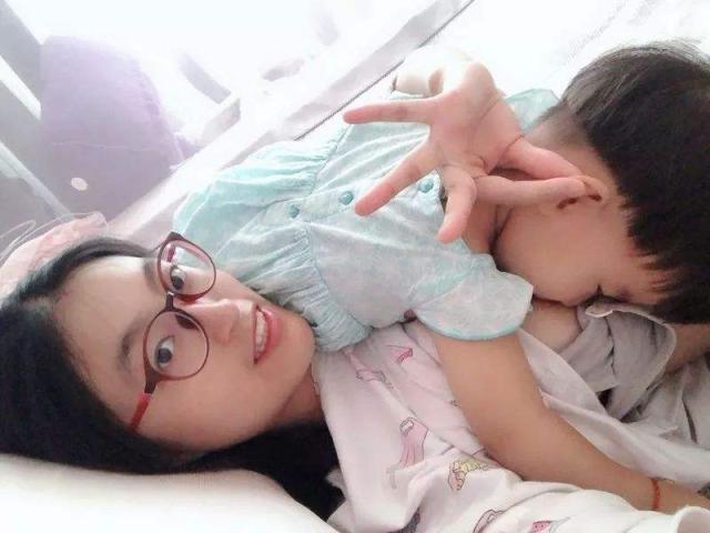 哺乳期用男性催乳师什么体验?90后宝妈的亲身感觉"很不值"