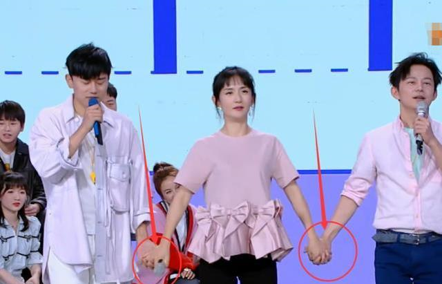 何炅谢娜最新同台 d06a2f8a4a614bbe9ade124e28935abd.png