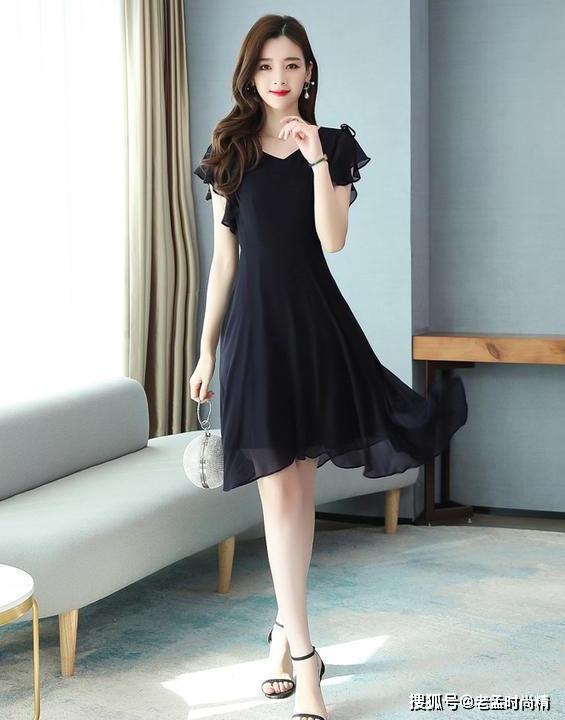 时尚迷人连衣裙 d8f5a64dda46495888c95cfcdf40d5d8.jpeg