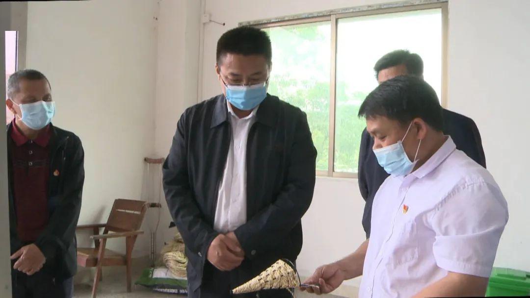 怎么当好一个服务员 e9711fb83eba4b2998214ea7142d6c7a.jpeg