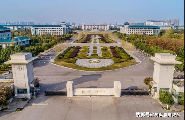 「校区」占地5888亩,出门就是地铁,这所985高校"火了"!坐拥三大校区
