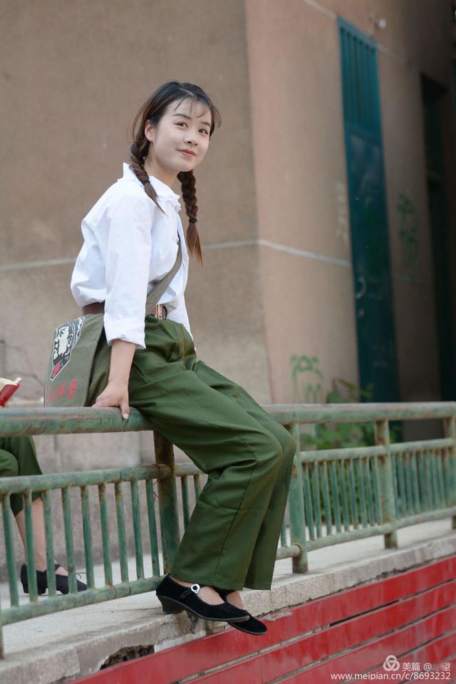 六七十年代场景,三位女孩的芳华_往事