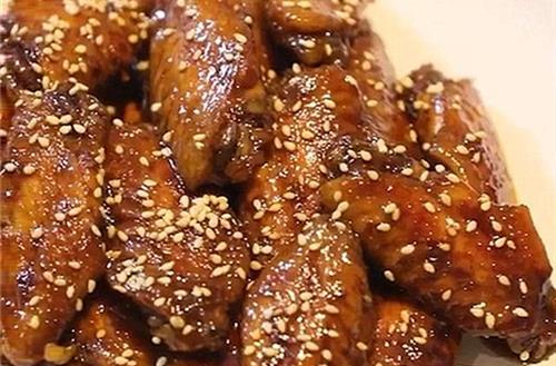 干锅鸡爪鸡翅虾的做法 2369fa18a3b148d2a17bed3c09a1c314.jpeg