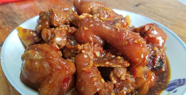 猪脚怎么做下饭简单做法 2758ccee2d784111934050faddfe0b3e.jpeg