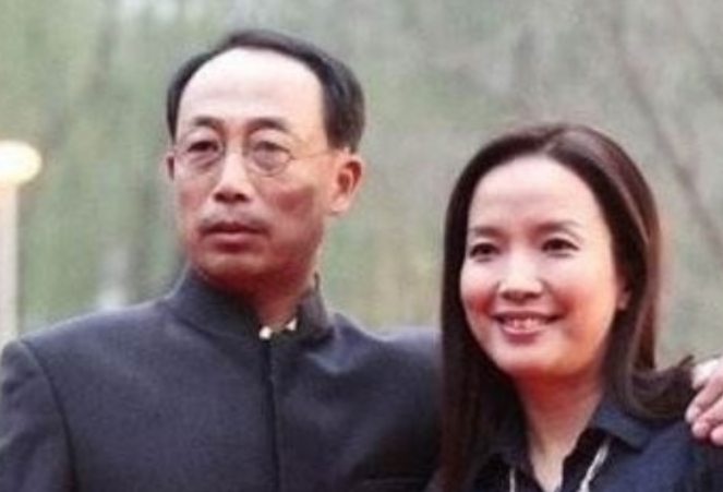 吕丽萍经历过3段婚姻,后悔和张丰毅离婚,失去儿子成为