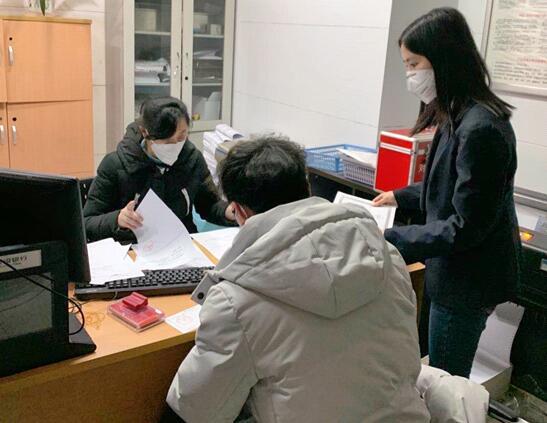 金融促中小微企业复产稳产 为保就业“供氧”