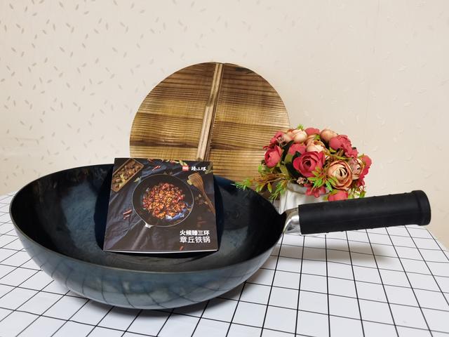 【铁锅】小米上架新品，网友:母亲节送父母物理不粘