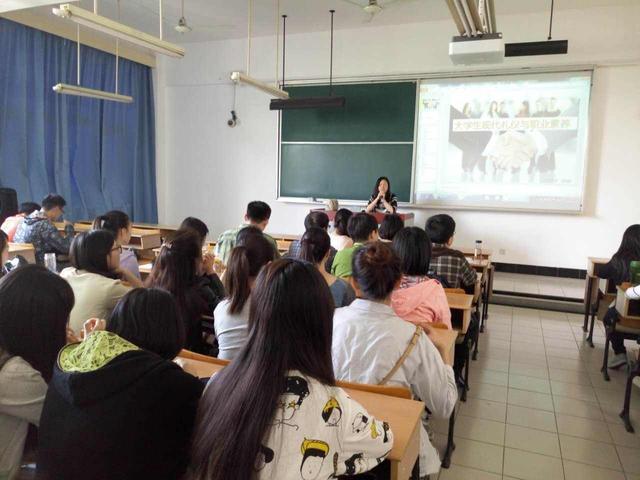 『答案』毕业后真的就比三本大学的学生强吗？答案很现实211大学的学生