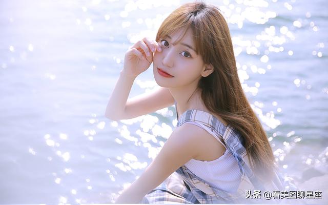 清纯长发女生海边图片集,想和她一起吹海风