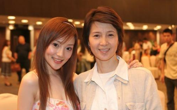 污点艺人将禁止直播卖货捞金?李小璐,范冰冰列入首批禁播名单?