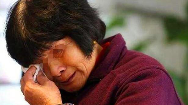 孩子■奶奶后悔地哭了，很多父母不在意3岁男孩午睡后没有醒过来