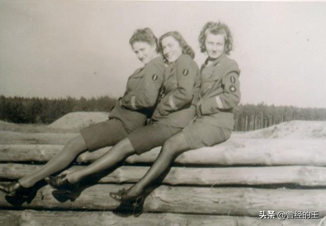 珍贵老照片:二战时期的女兵,豪横的德国女兵,检查身体