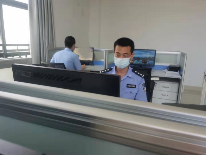深圳看守所民警封闭执勤:最久40多天不回家,一天接百余个电话