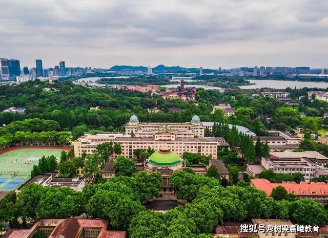 「校区」占地5888亩,出门就是地铁,这所985高校"火了"!坐拥三大校区