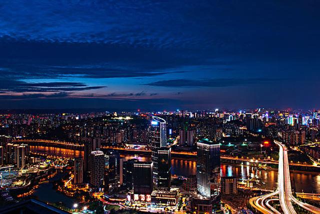 我国经济总量已经跻身_我国经济gdp总量图(2)