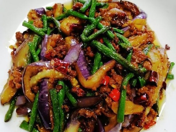 拿手菜:上汤娃娃菜,白菜素心卷,蒜泥茄子,茄子豆角炒肉末