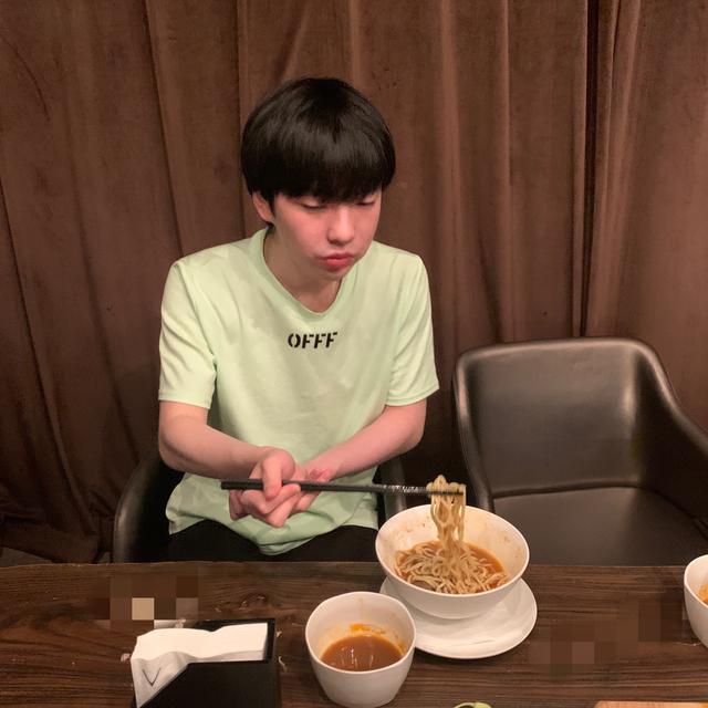 f9a9b41fc83a4e23a132c1458ef4e775.jpeg