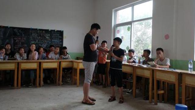 『刘某』开学第一天同学懵了，这就是青春的魅力吧男孩4个月猛涨12cm