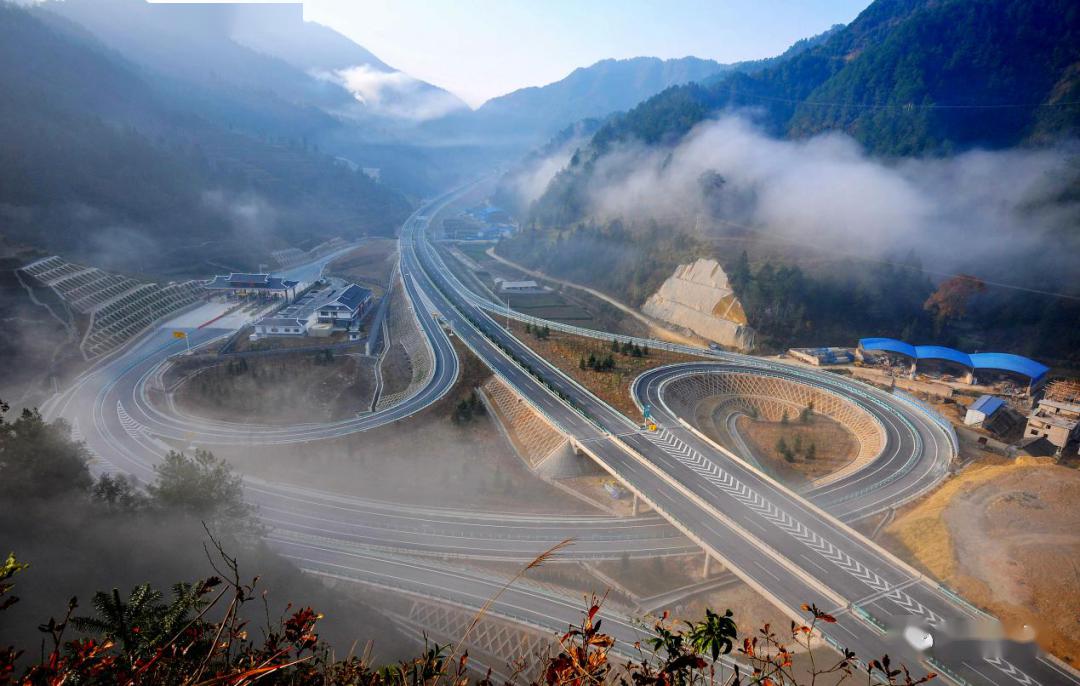 湄潭至石阡高速公路实现全线通车后,湄潭县至石阡县车程将从2小时