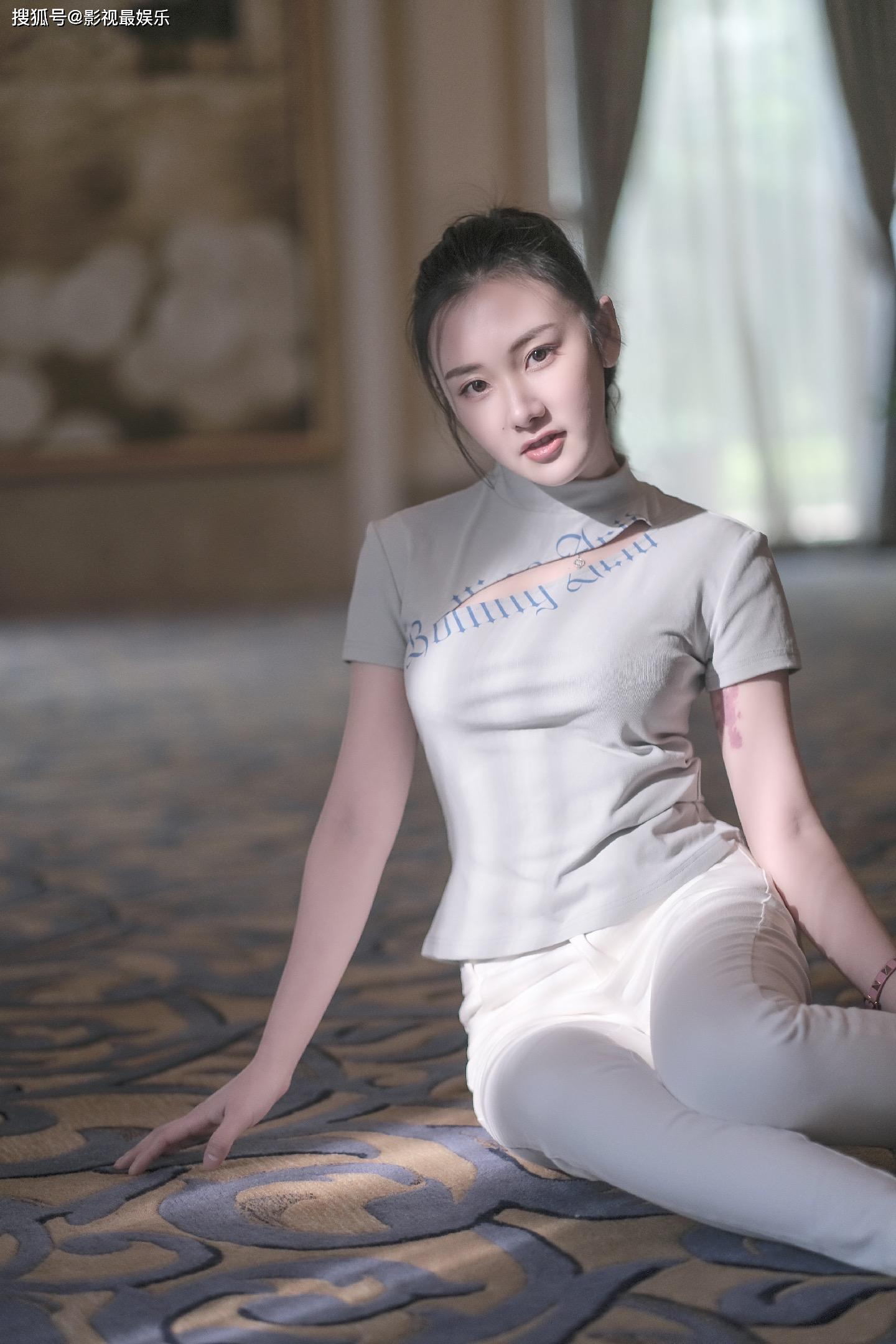 95后美女演员孙若淇最新清纯写真流出,太美太自然