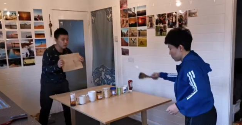 「护照」晒护照力证中国国籍邓亚萍14岁儿子现状:身高早已超过母亲