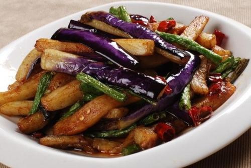 炒茄子丝怎么炒好吃简单 1c3815dcc6bb4023afb1ecd917697f71.jpeg