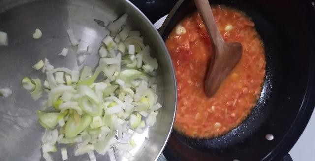 酸汤肥牛的做法家常简单窍门 244b11e2ef1c4fdaafcc8158bb2b0b2e.jpeg