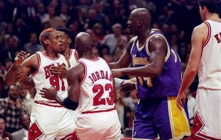 怎样才算出三秒区 3f28e27afc2c4344b601e156a3c8bae2.jpeg