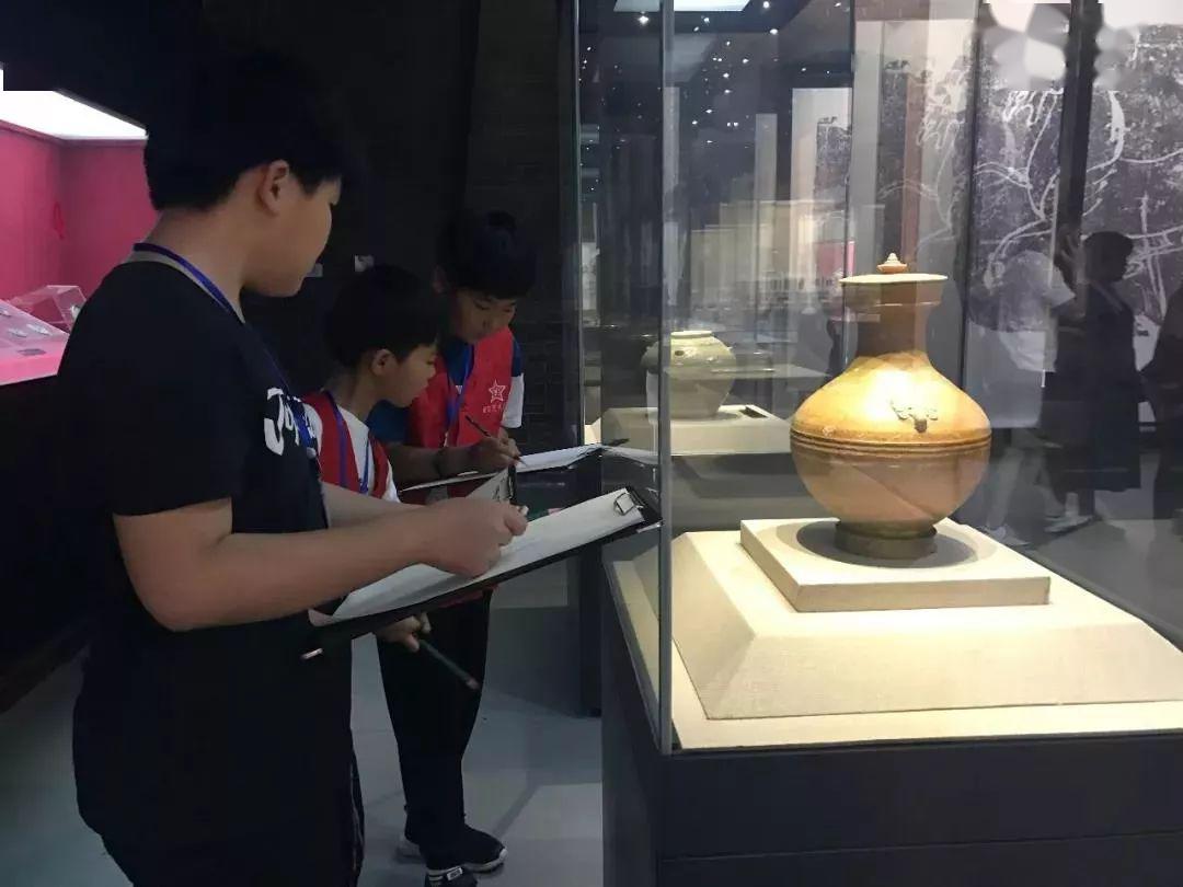 我在博物馆画文物  全市青少年儿童绘画大赛 自2016年举办以来已成功
