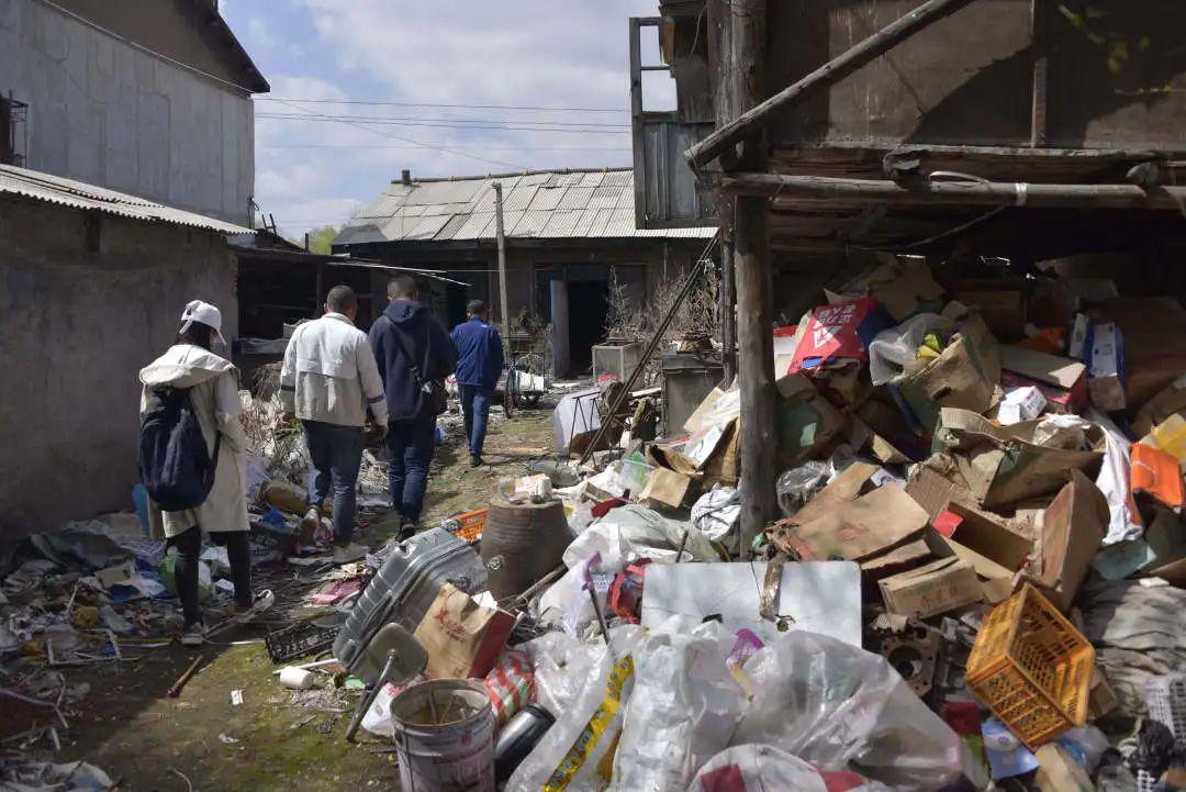 贫困人口住危房专项整治行动_专项整治三年行动展板(3)