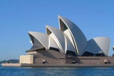 澳大利亚悉尼歌剧院等 好多有名的建筑物 都是利用薄壳结构建成的 想