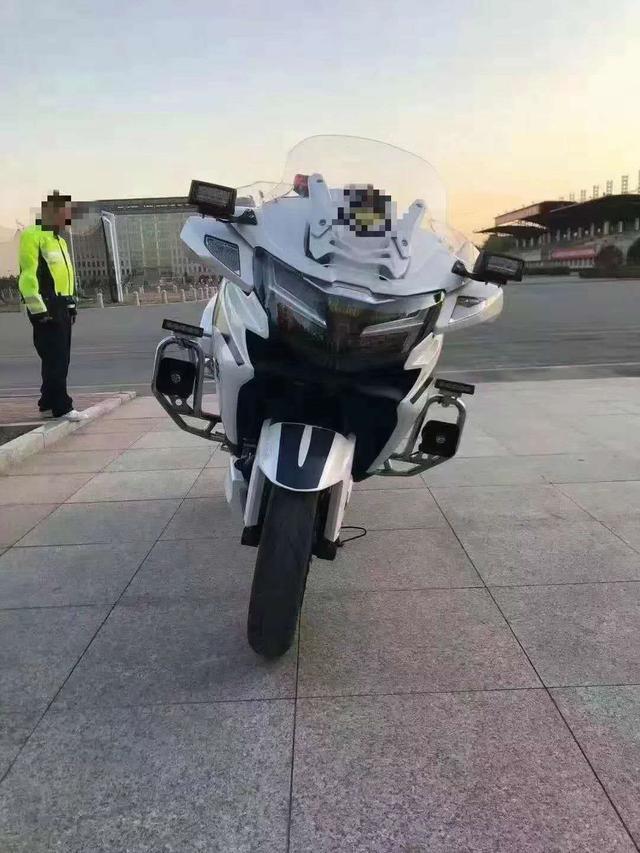 春风公升级国宾警用版——cf1250j正式发布,国产摩托车进入公升时代