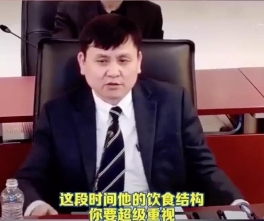 #早餐#怎么就“崇洋媚外”了?张文宏教授提倡:孩子早餐喝牛奶不吃粥