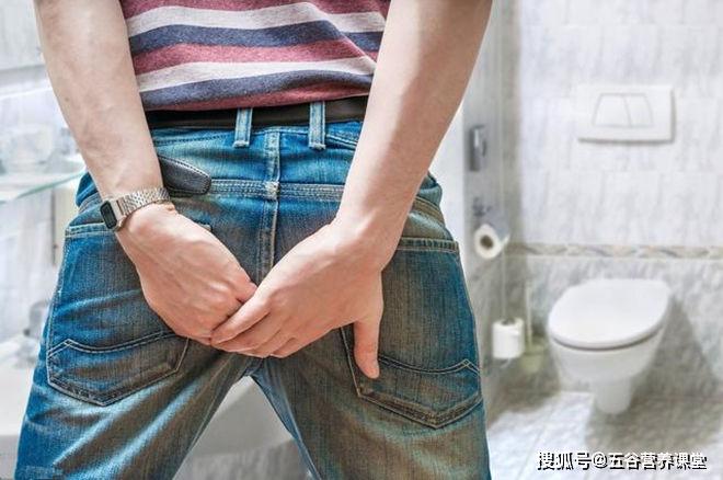 男子以为是痔疮,竟查出肠癌!痔疮反复发作真的会发展为肠癌吗?