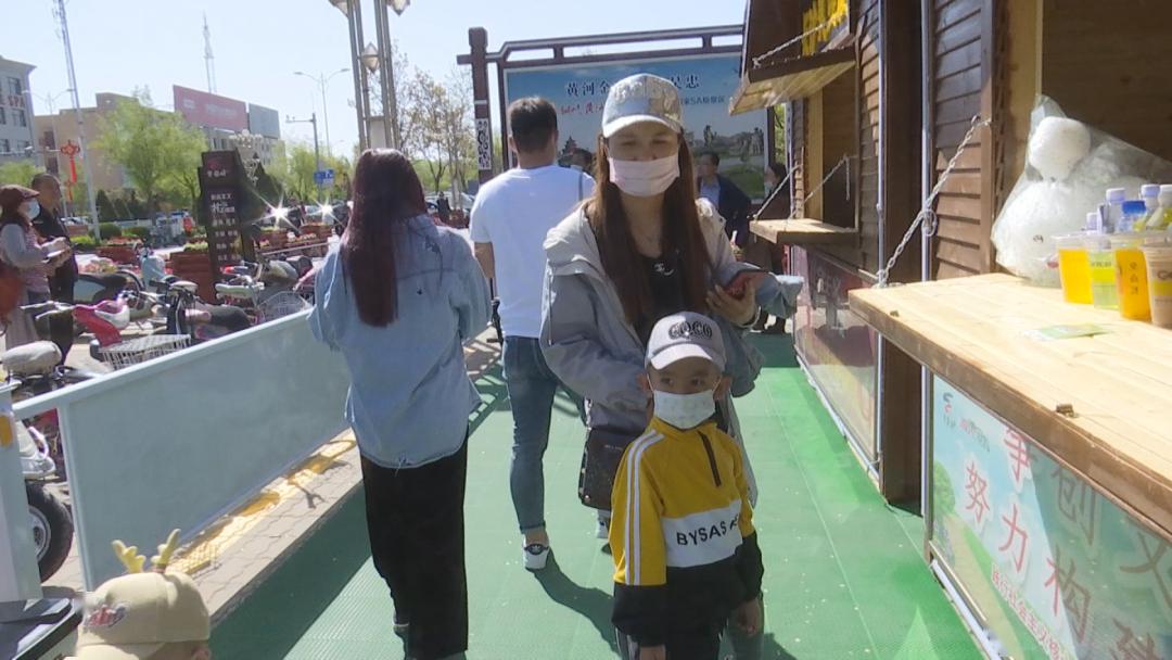 咦？青秀园咋突然多了小木屋，走瞧瞧去