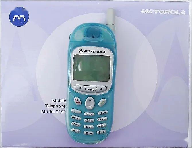 青年小伙子2002年的第一台手机motot190的辉煌故事跟宇宙结婚