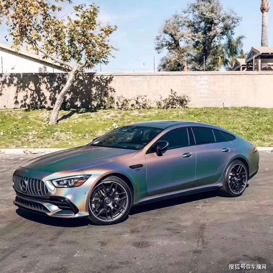 奔驰amg gt 镭射灰贴膜改色效果图