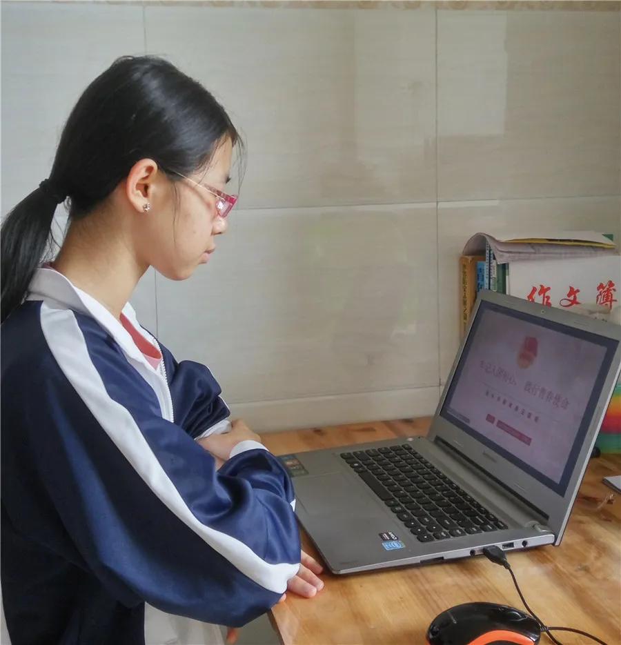 潮南区仙城中学团委会举行"牢记初心,践行使命" 纪念五四运动101周年