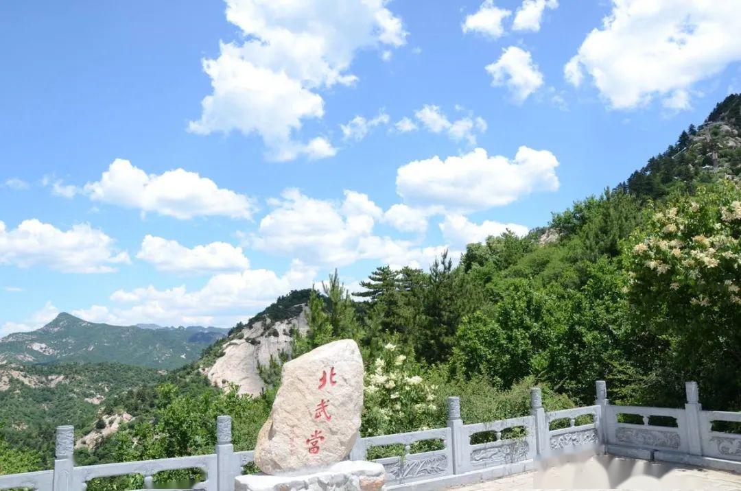 坐落在群山环抱之中的北武当山 奇峻秀丽,一年四季,风景美而不同,素有