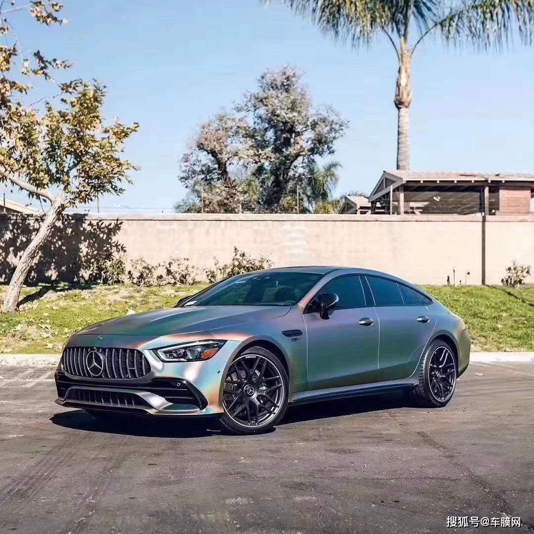 奔驰amg gt 镭射灰贴膜改色效果图