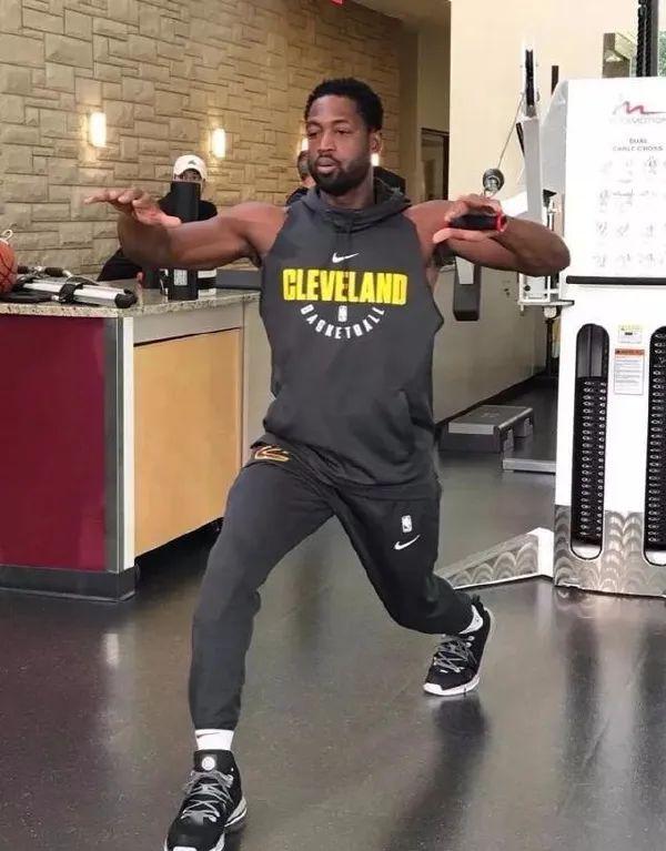 在家怎么练腿部力量和爆发力 9a7861ed3a1e4d64b925813542ecbbf8.jpeg