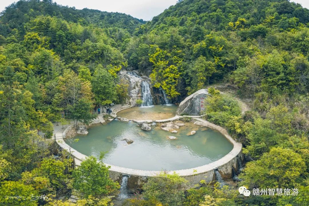 石城八卦脑九叠泉,是八卦脑景区的重要部分.